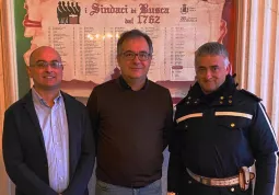 Da sinistra, Luca Gosso, il sindaco Marco Gallo, Davide Martini